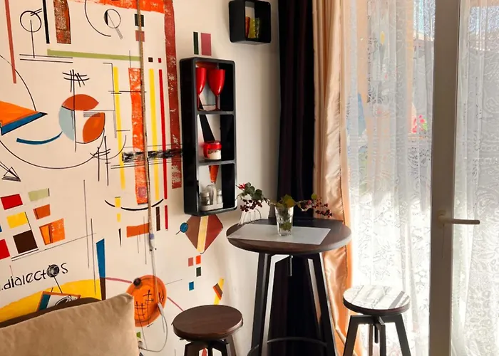 Apartment студия авангард