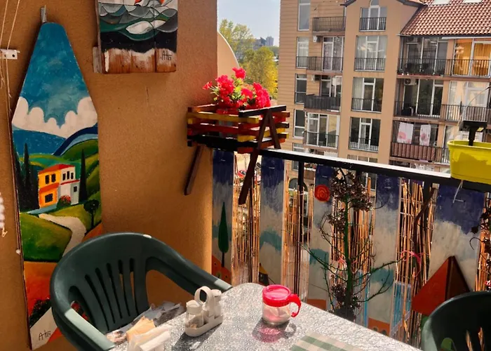 Apartment студия авангард